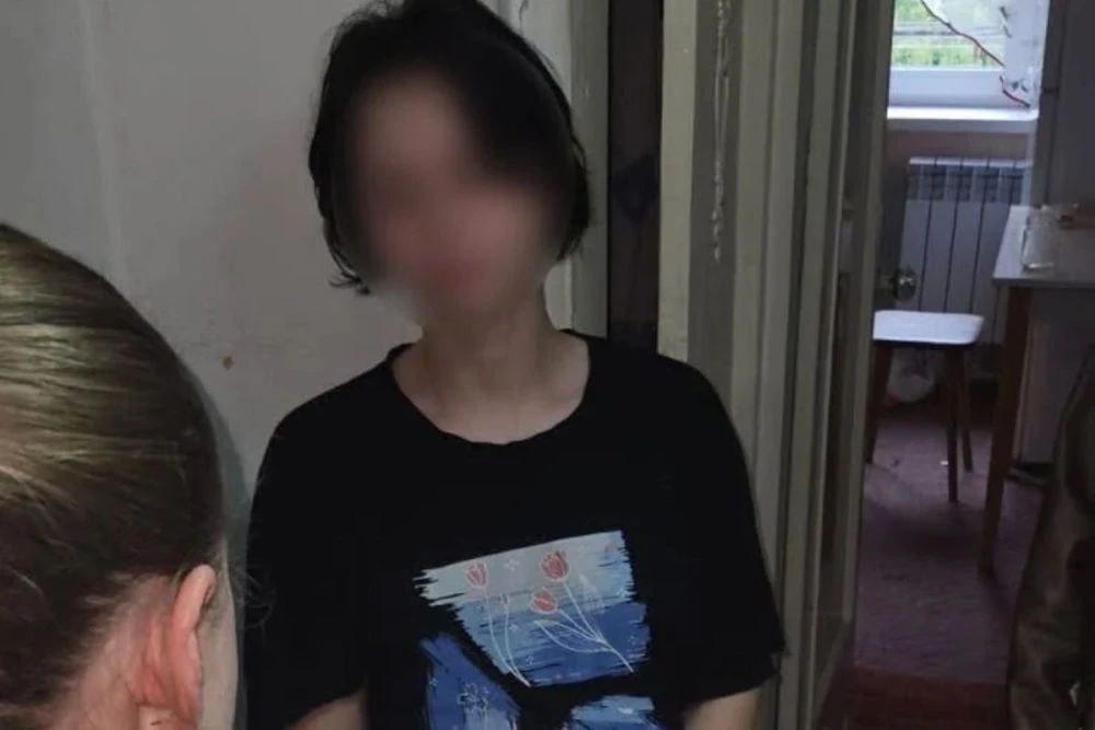 Затримали 17-річну дівчину за розсилку смертельних наркотиків військовим